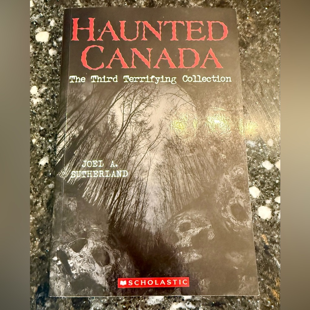 🔥4 for $20🔥📓❤️👻Scholastic Haunted Canada Series Book👻❤️📓